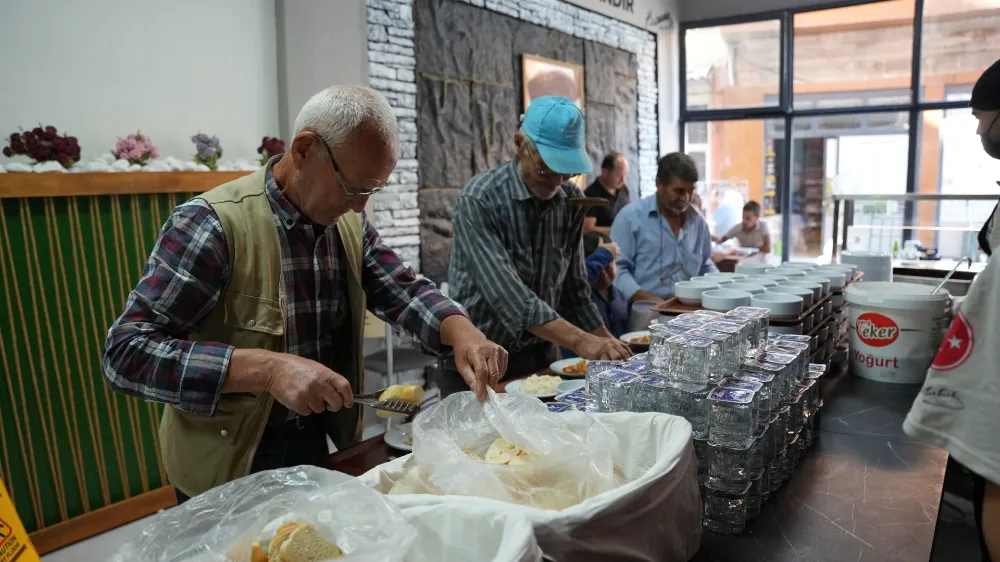 SINDIRGI’DA KENT LOKANTASI’NA YOĞUN İLGİ 