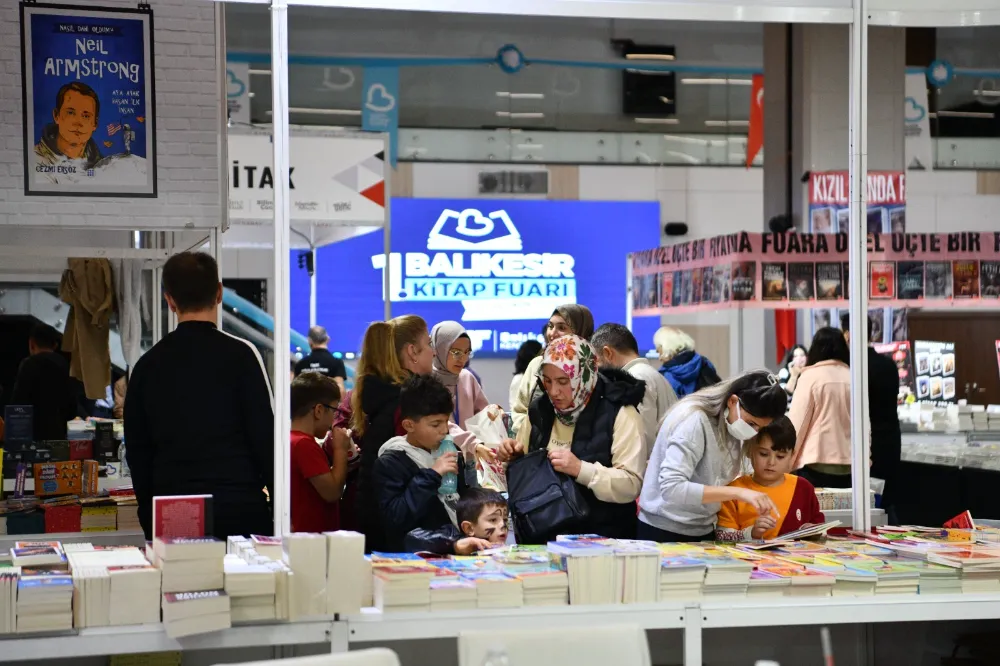 Balıkesir Kitap Fuarı’nı ilk iki günde 35 bin kişi ziyaret etti