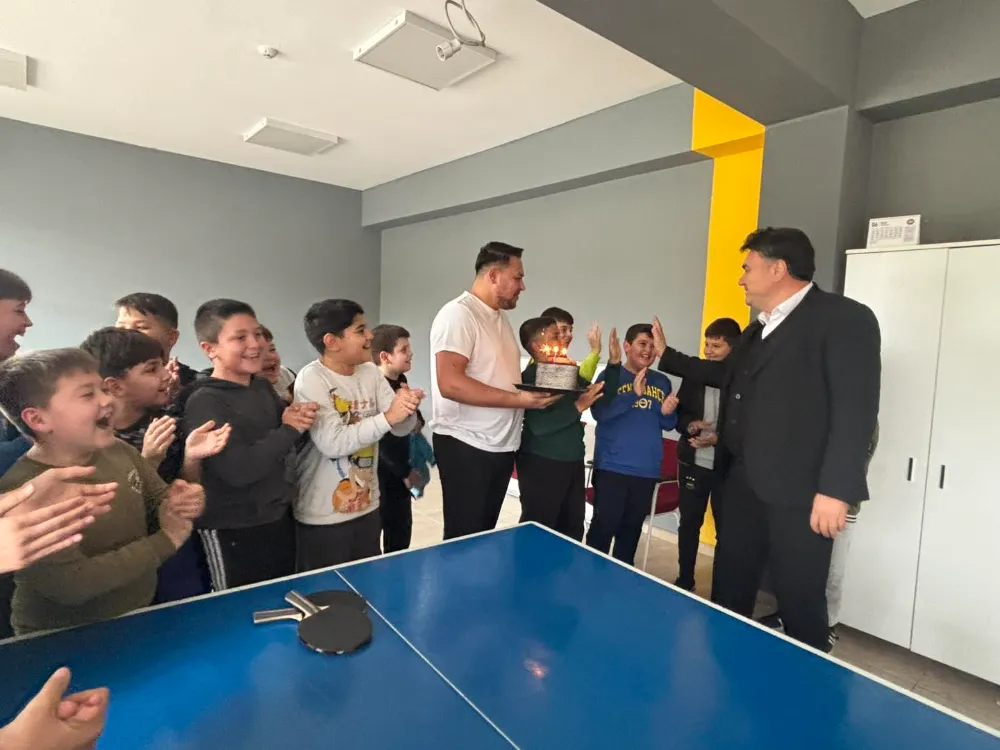 Havran Belediyesi Dijital Gençlik Merkezi’nden Başkan Ersoy’a Sürpriz Doğum Günü Kutlaması