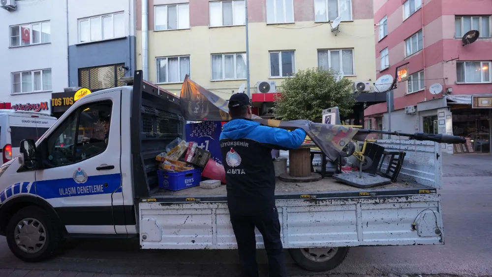 Büyükşehir Zabıtasından kaldırım işgallerine sıkı denetim