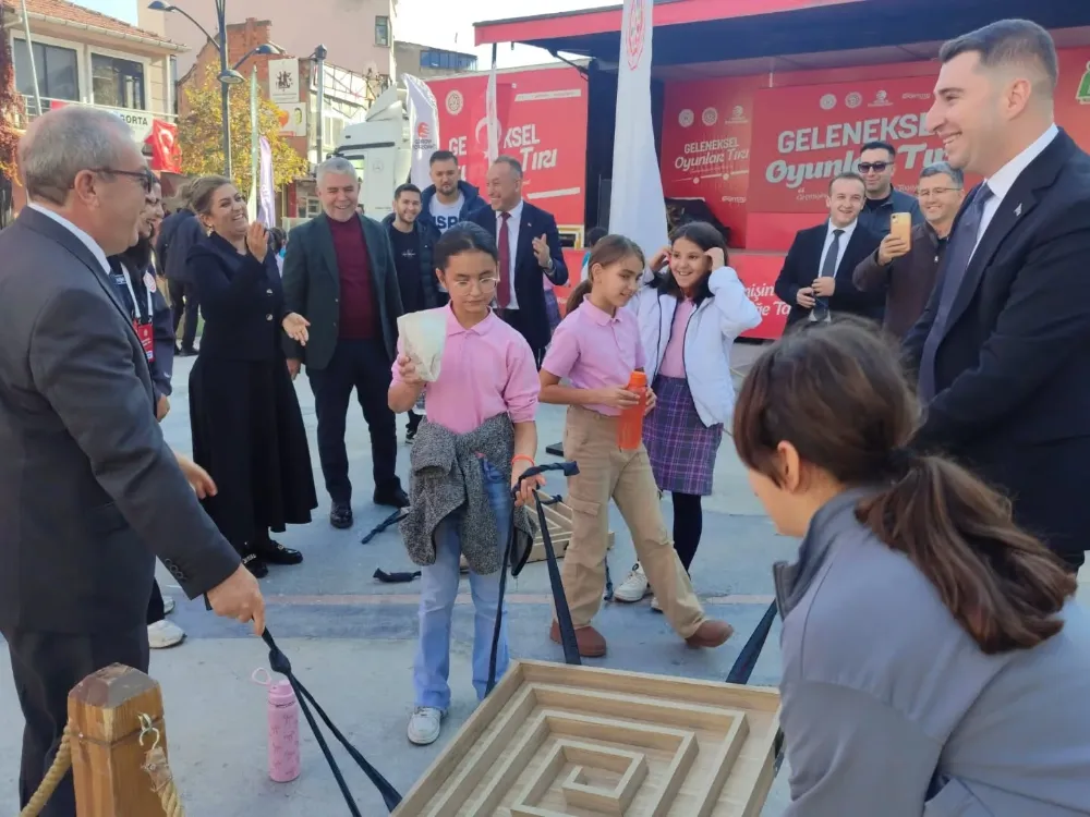 Geleneksel Sporlar Etkinlik Tırı Sındırgı’da Öğrencilerle Buluştu