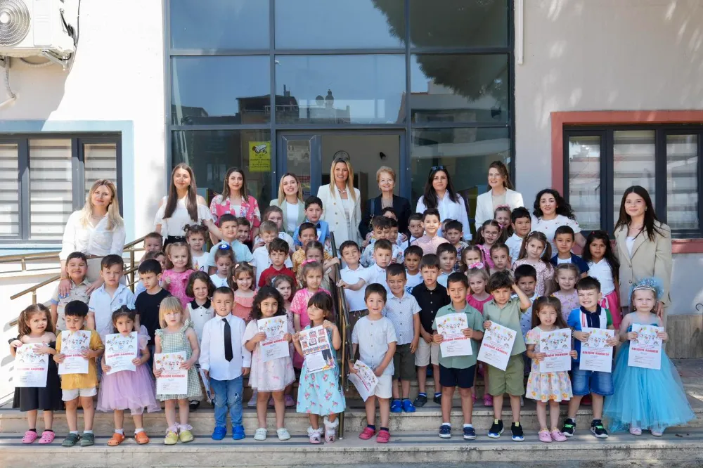 BURHANİYELİ MİNİKLERİN MEZUNİYET COŞKUSU 