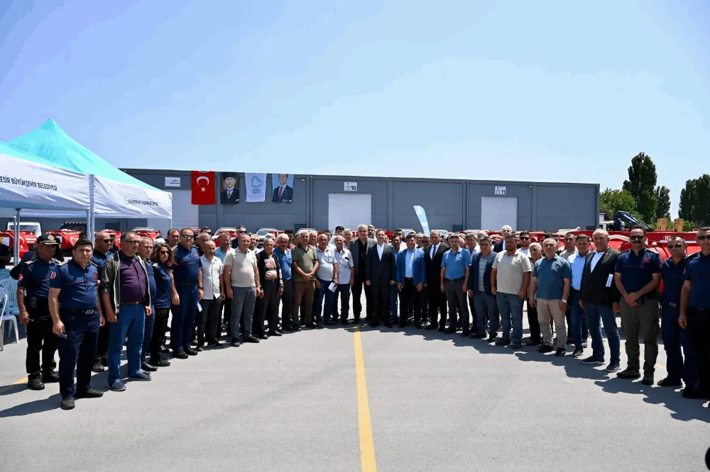 Büyükşehirden 31 Kırsal Mahalleye Traktöre Monteli Yangın Tankeri Desteği