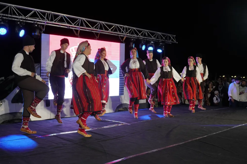 AYVALIK’TA KÜLTÜREL COŞKU; SARIMSAKLI TROPHY ULUSLARARASI KÜLTÜR &HALK OYUNLARI FESTİVALİ…